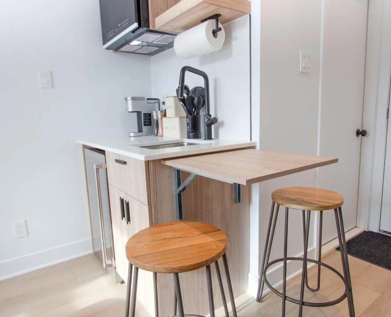 Studio #4 - Self Check-In - Plateau - St-Denis Montreal Apartment