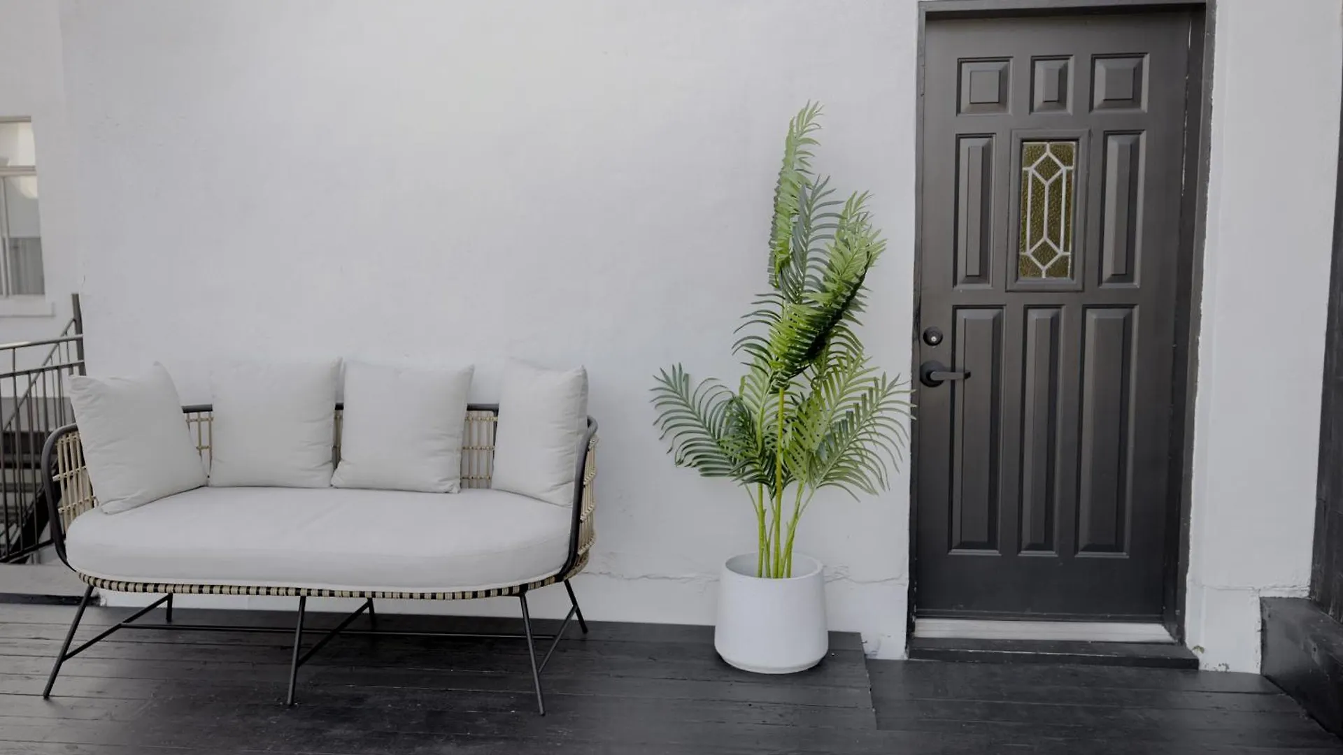 Apartment Studio #4 - Self Check-In - Plateau - St-Denis Montreal