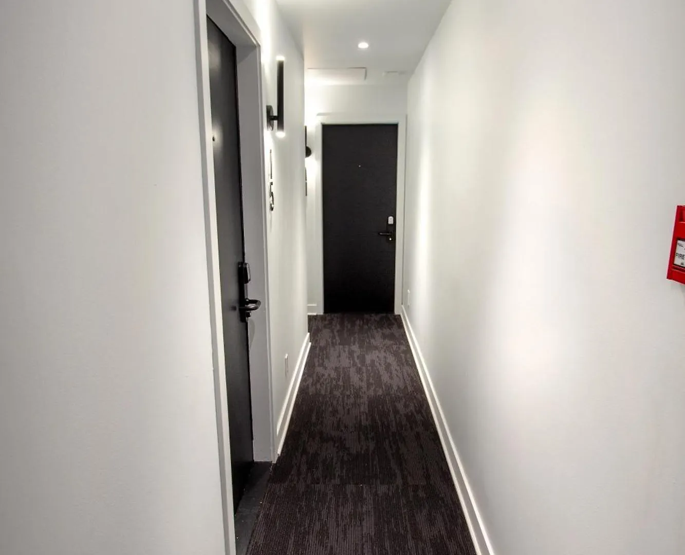 Studio #4 - Self Check-In - Plateau - St-Denis Montreal