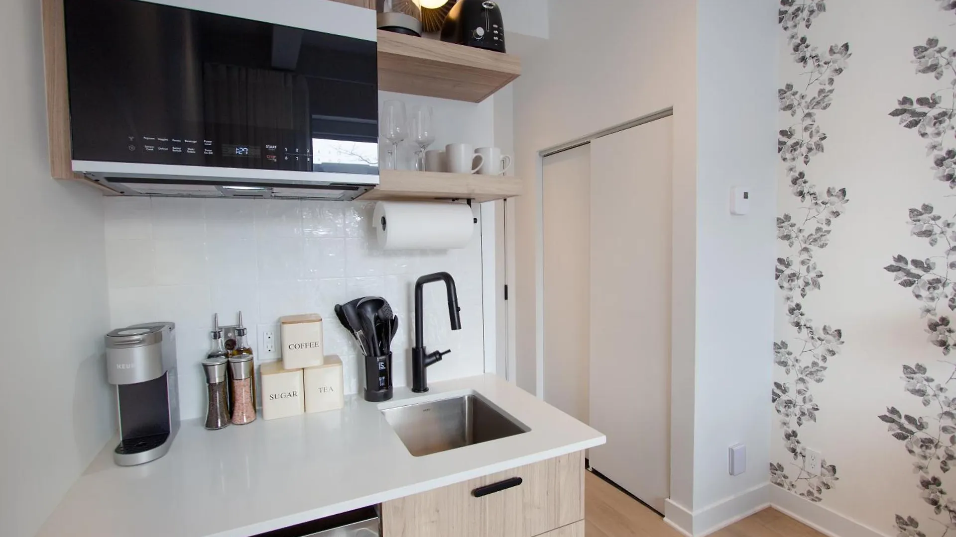 Studio #4 - Self Check-In - Plateau - St-Denis مونتريال 0*,